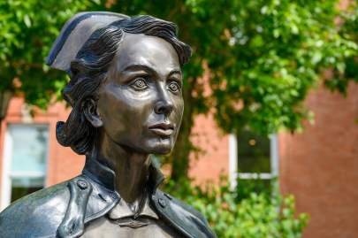 Statue of nurse